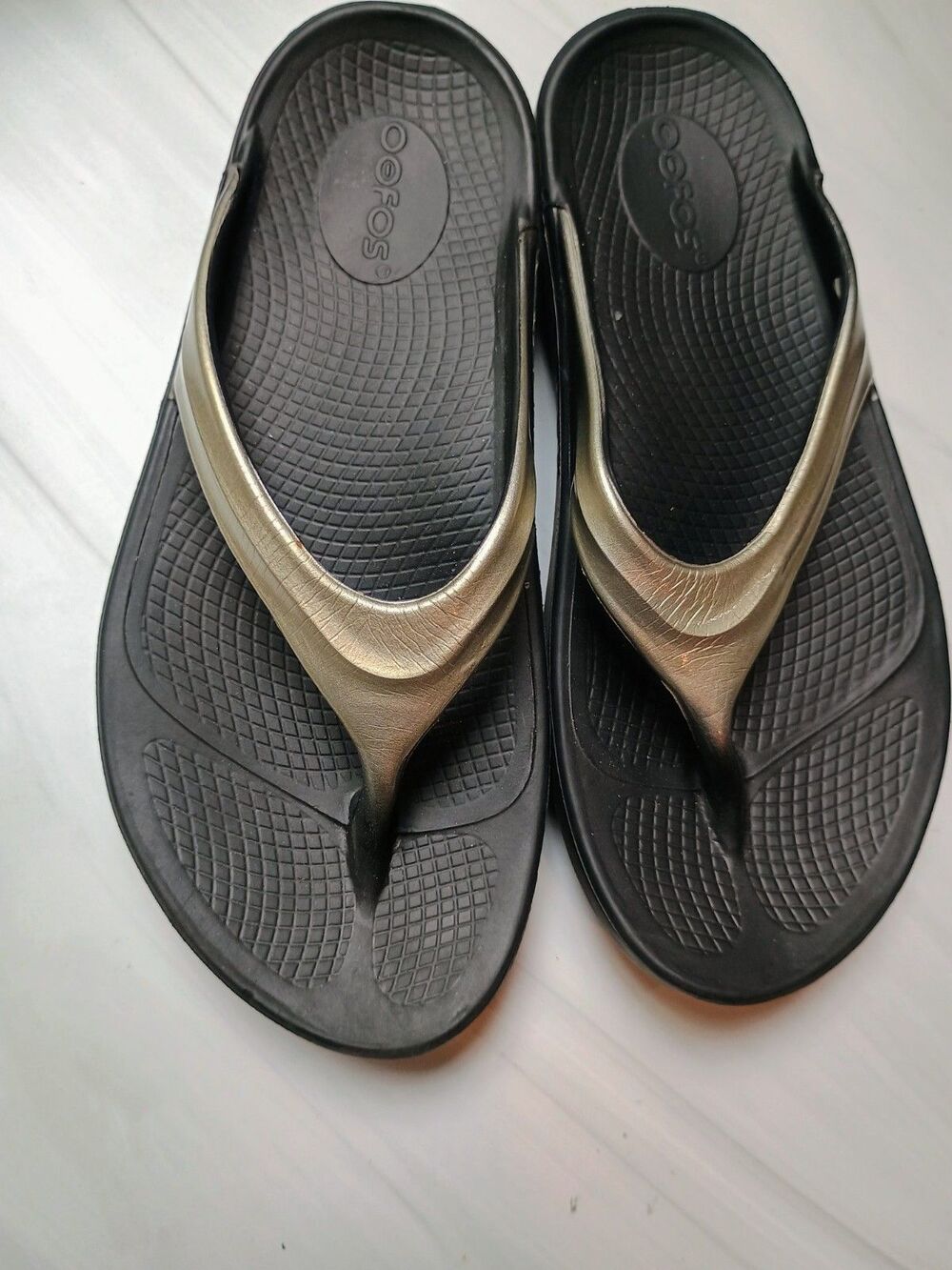Oofos OOlala Thong Sandals Womens Black Latte Comfort Flip Flop Sz EU 38 US 7